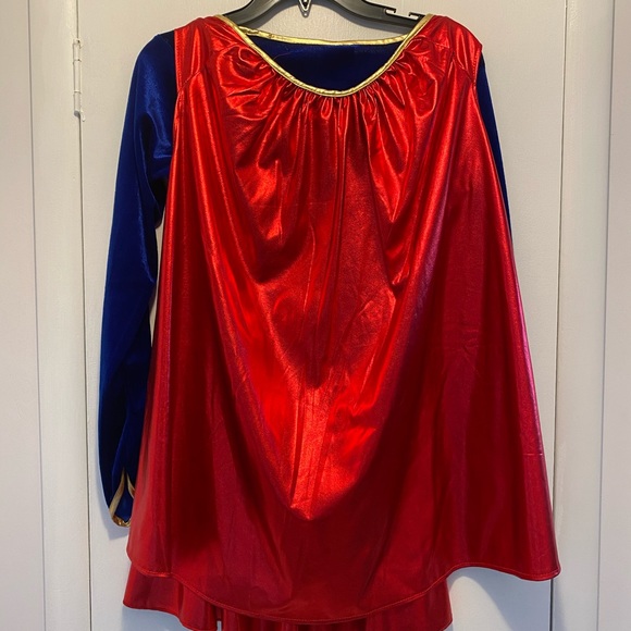 Supergirl costume - Picture 7 of 7